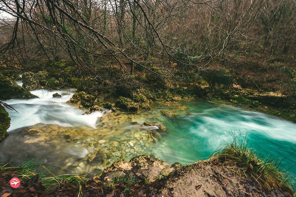 Visiter la rivière bleue Urederra en Espagne